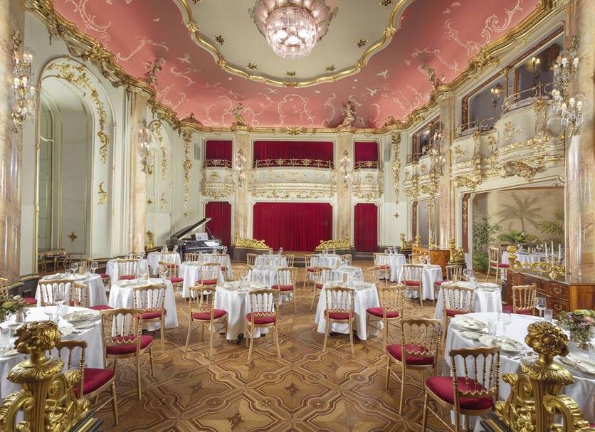 Banquet hall Photo