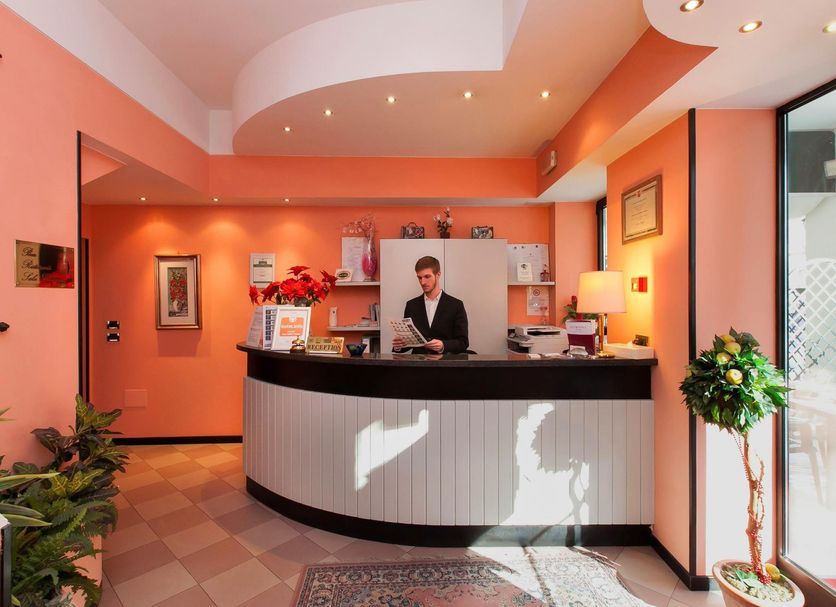 Front desk Photo