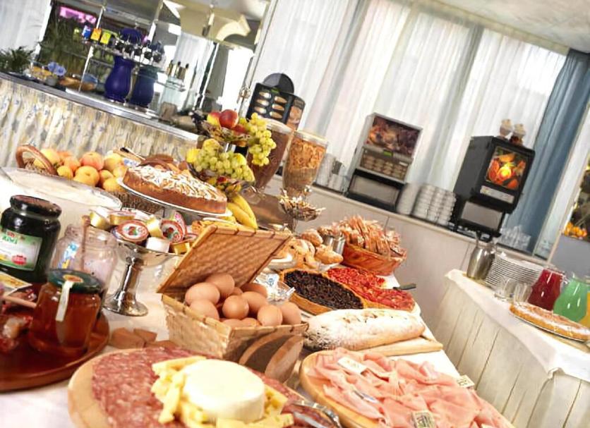 Buffet Photo