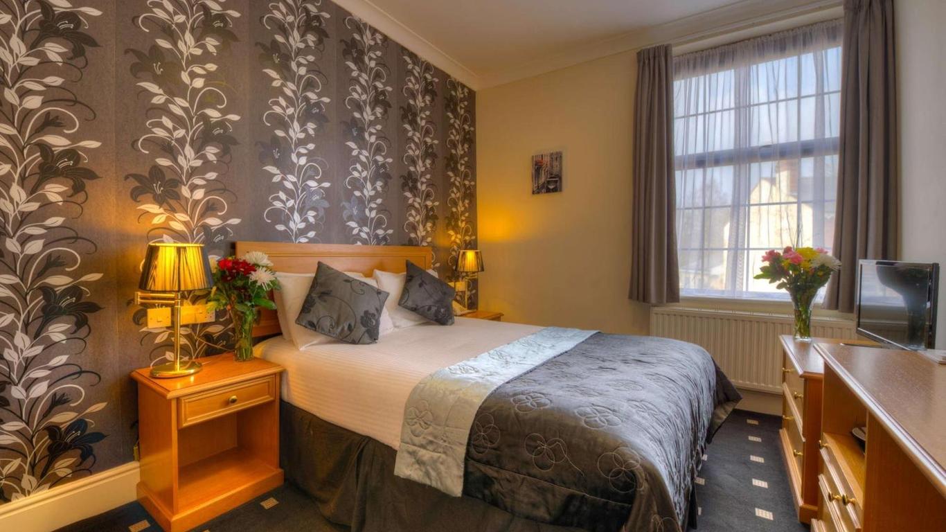 Bridge House Hotel