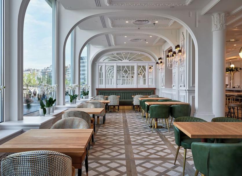 Restaurant Photo