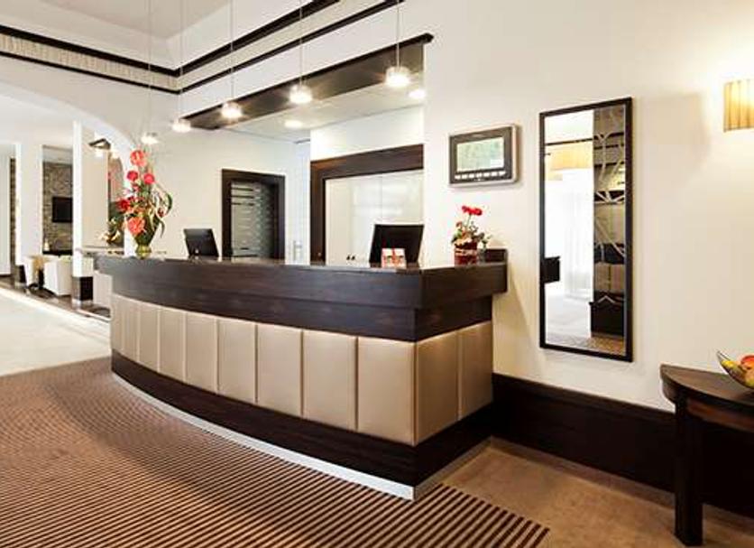 Front desk Photo