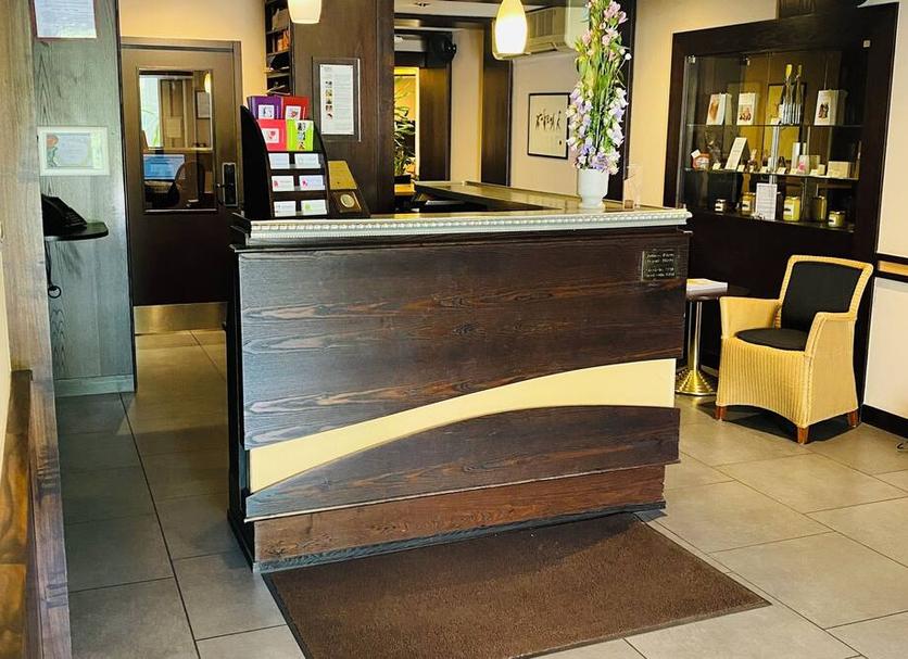 Front desk Photo