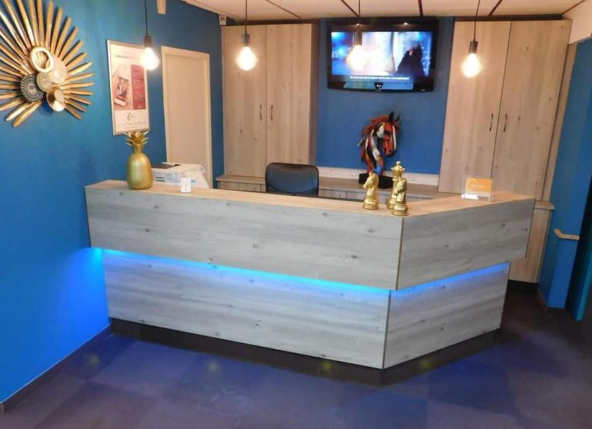 Front desk Photo
