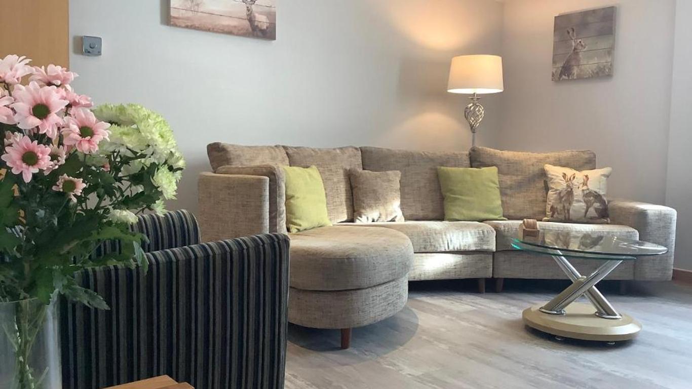 37 Farraline Court, City Centre apartment