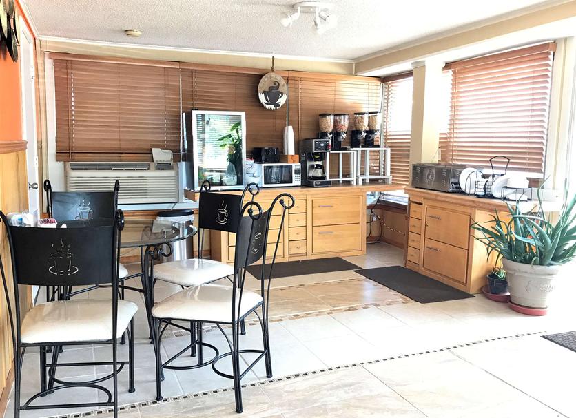 Dining room Photo