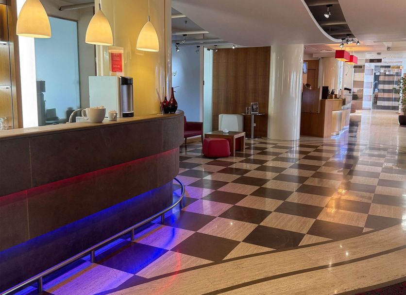 Front desk Photo