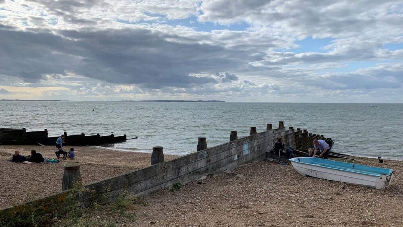 One Bedroom Flat In Whitstable With Free