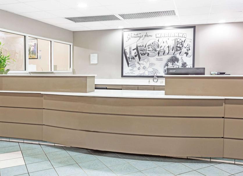 Front desk Photo