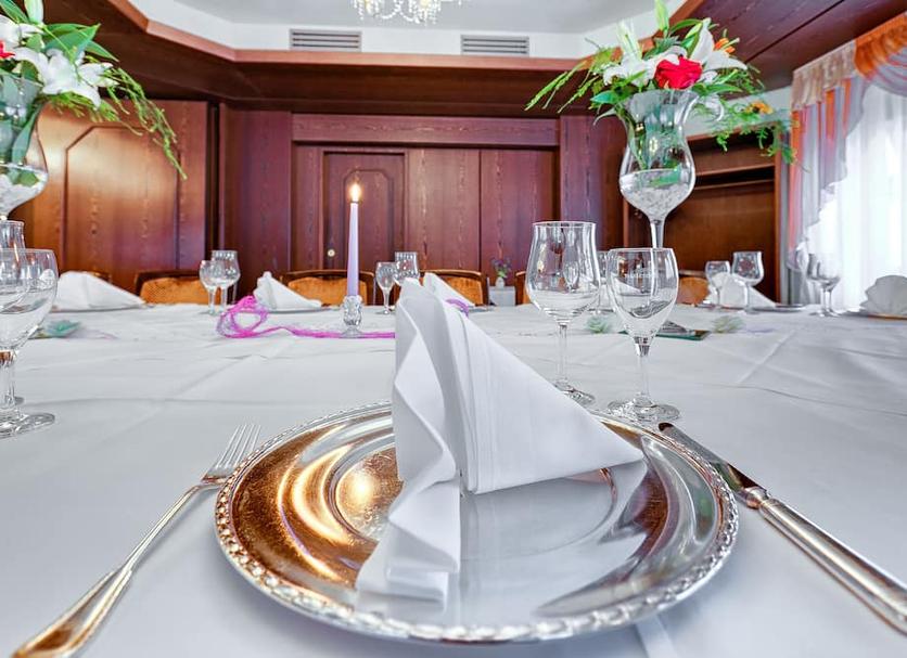 Banquet hall Photo