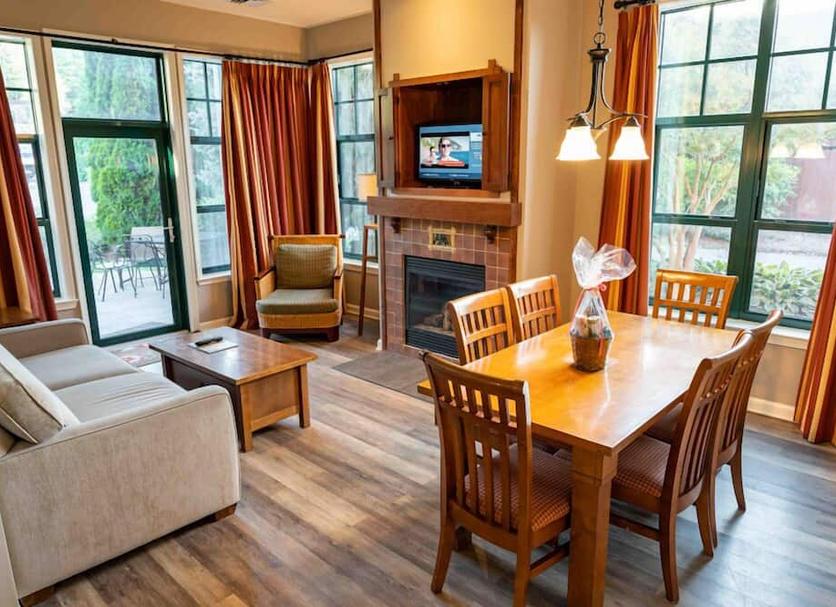 Dining room Photo