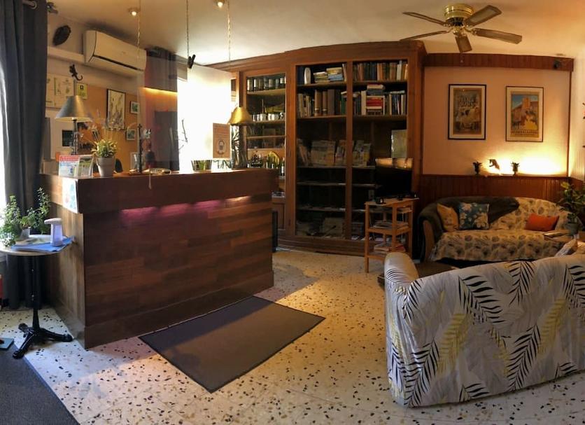 Front desk Photo