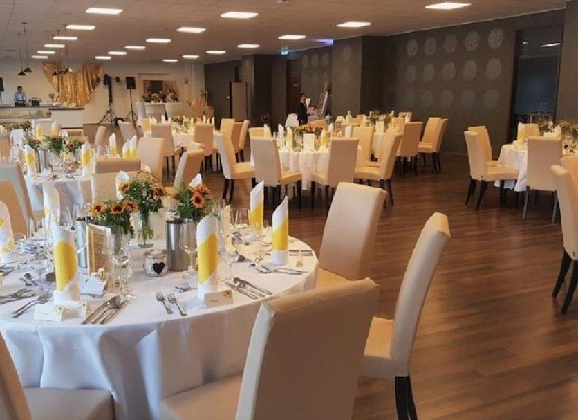 Banquet hall Photo