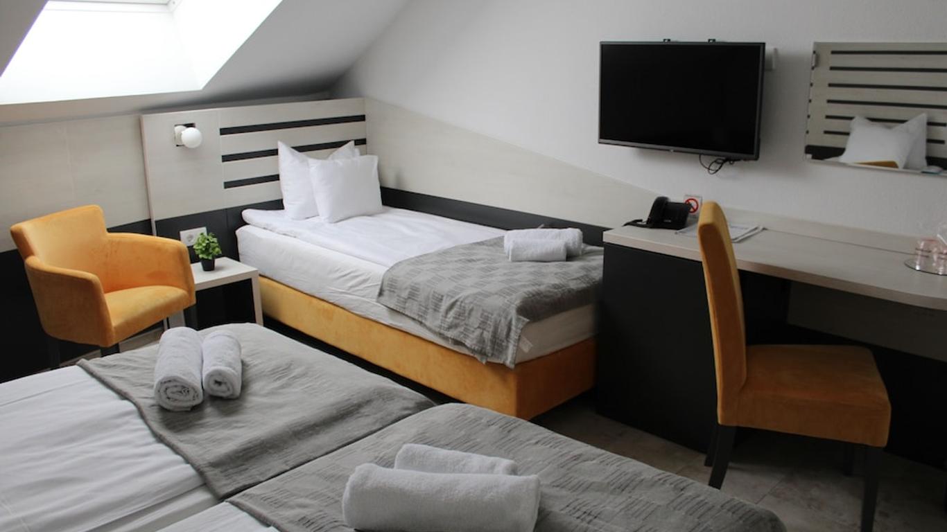 Garni Hotel 11tica DM