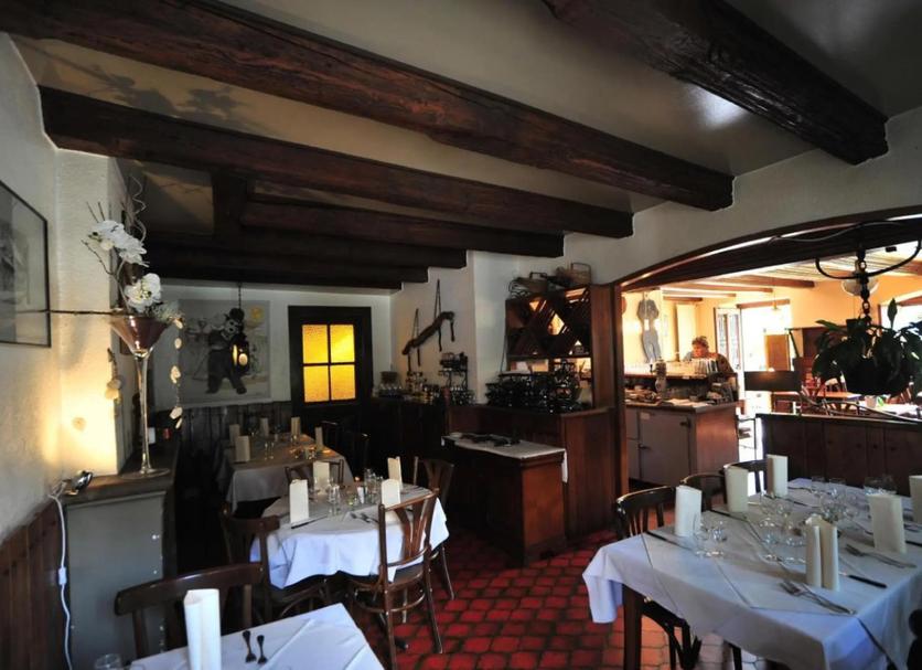 Restaurant Photo
