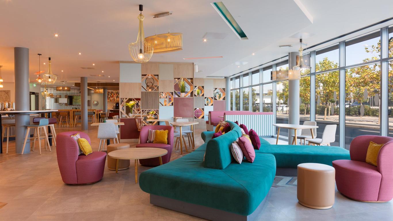 Hampton by Hilton Ashford International