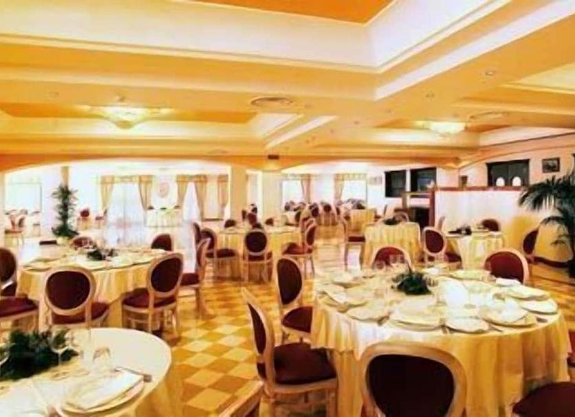 Banquet hall Photo