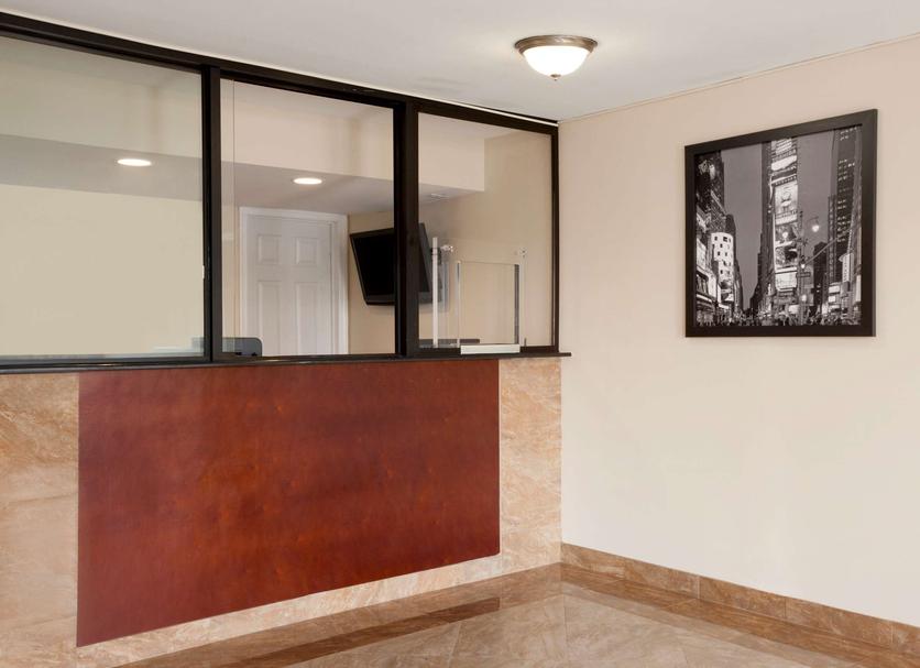 Front desk Photo