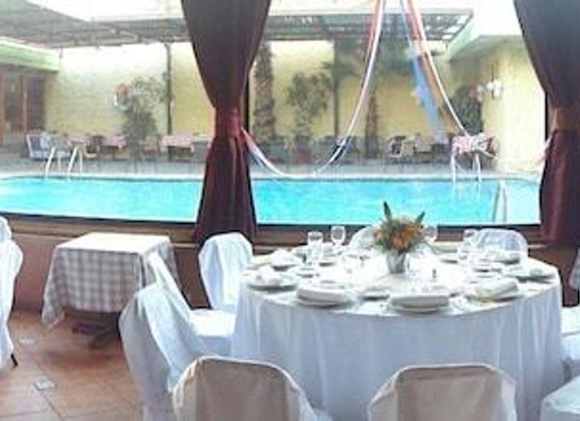 Banquet hall Photo
