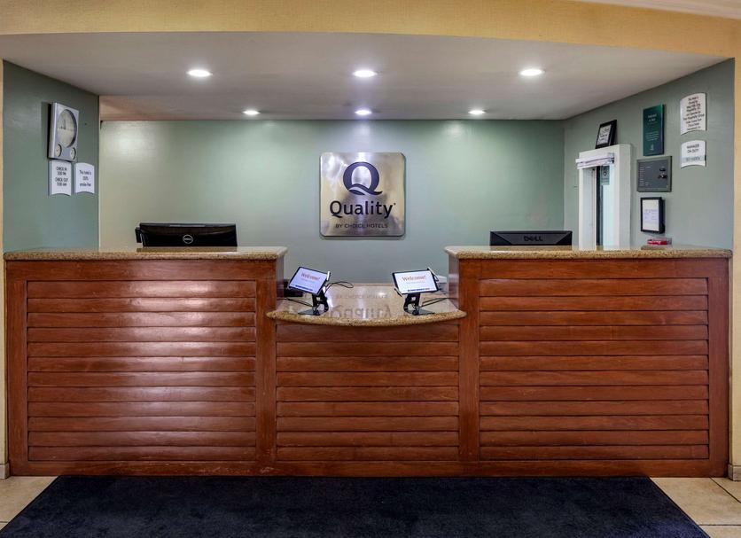 Front desk Photo