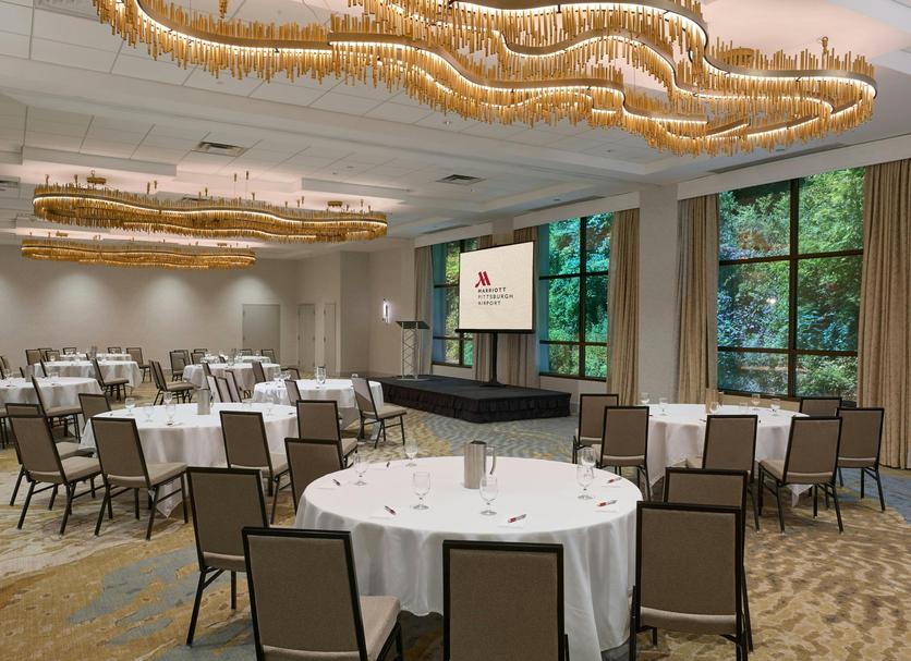 Banquet hall Photo