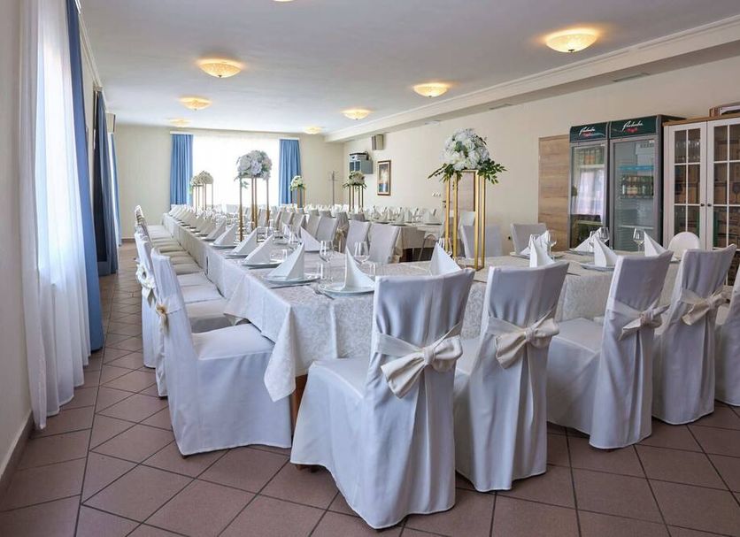 Banquet hall Photo