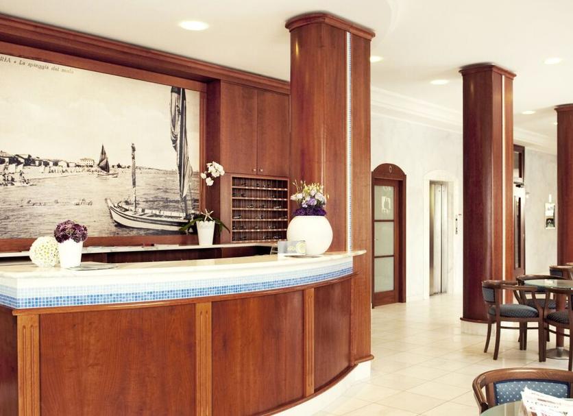 Front desk Photo