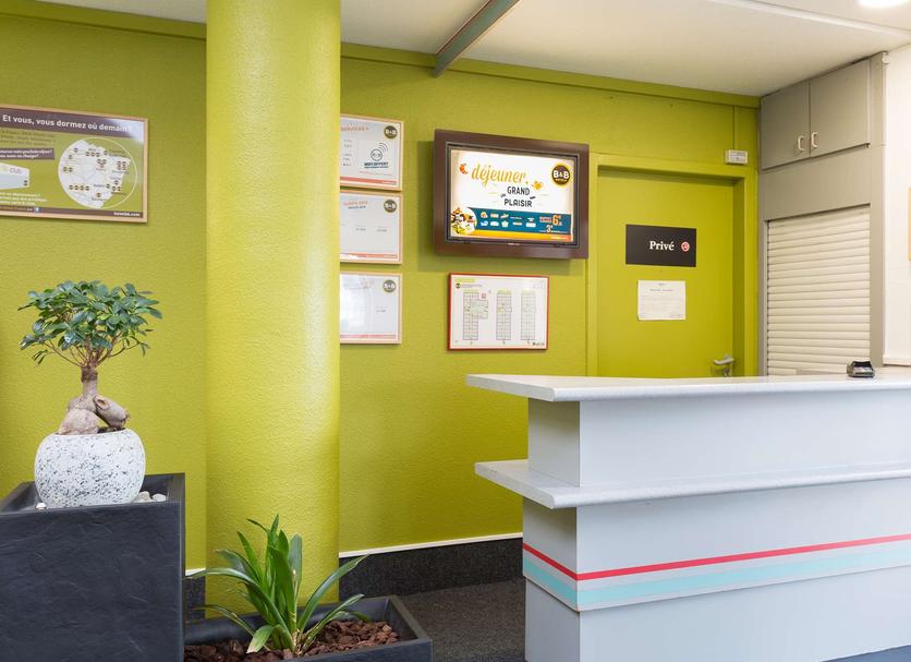 Front desk Photo