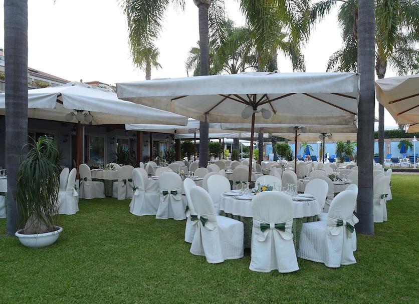 Banquet hall Photo
