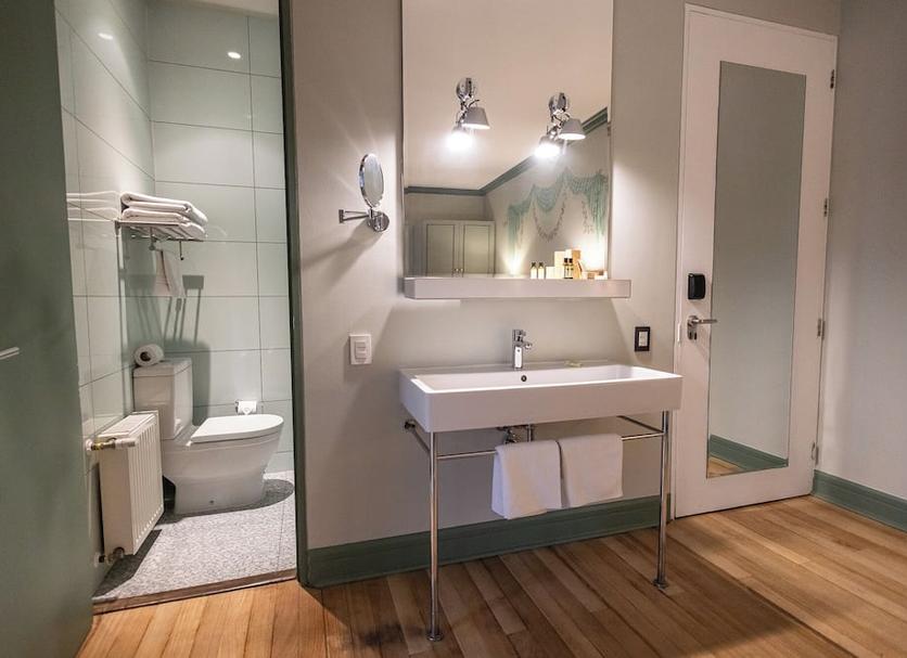 Bathroom Photo