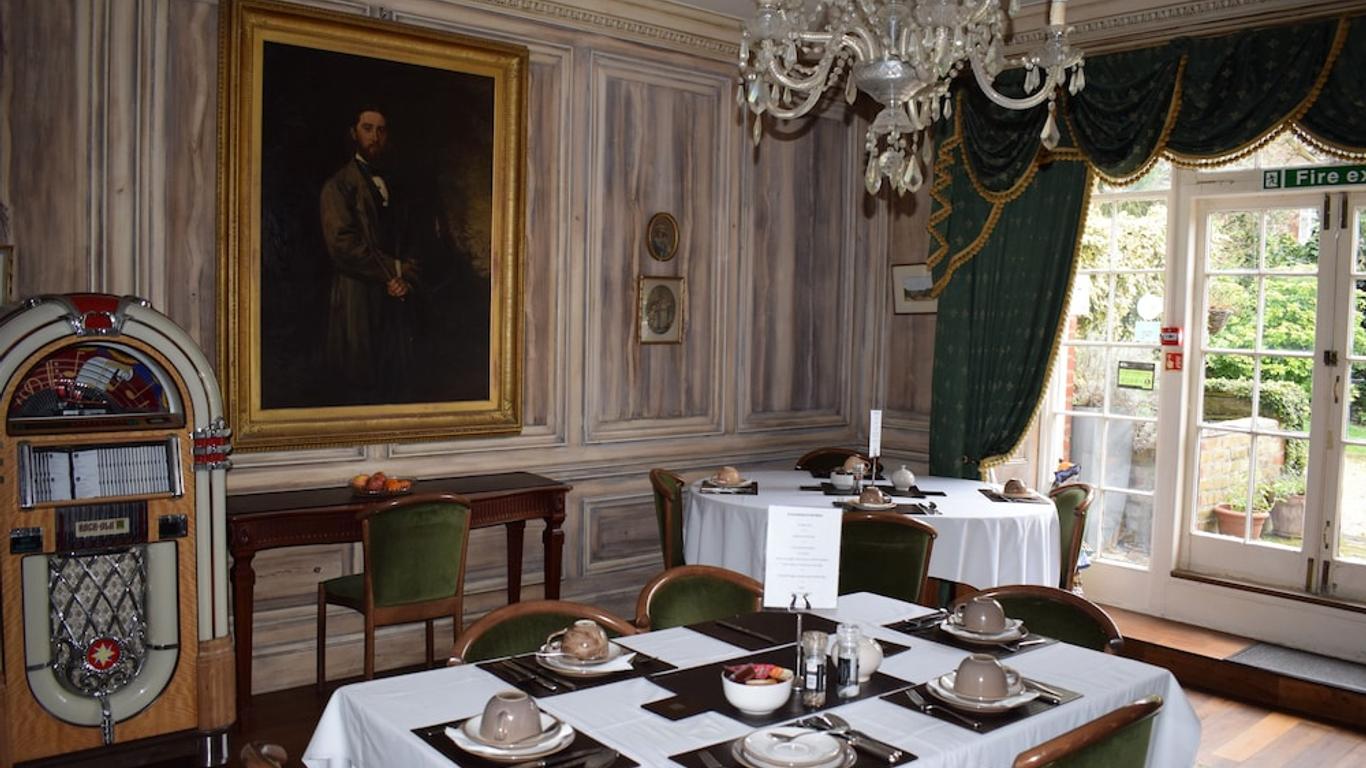 Harmondsworth Hall Guest House