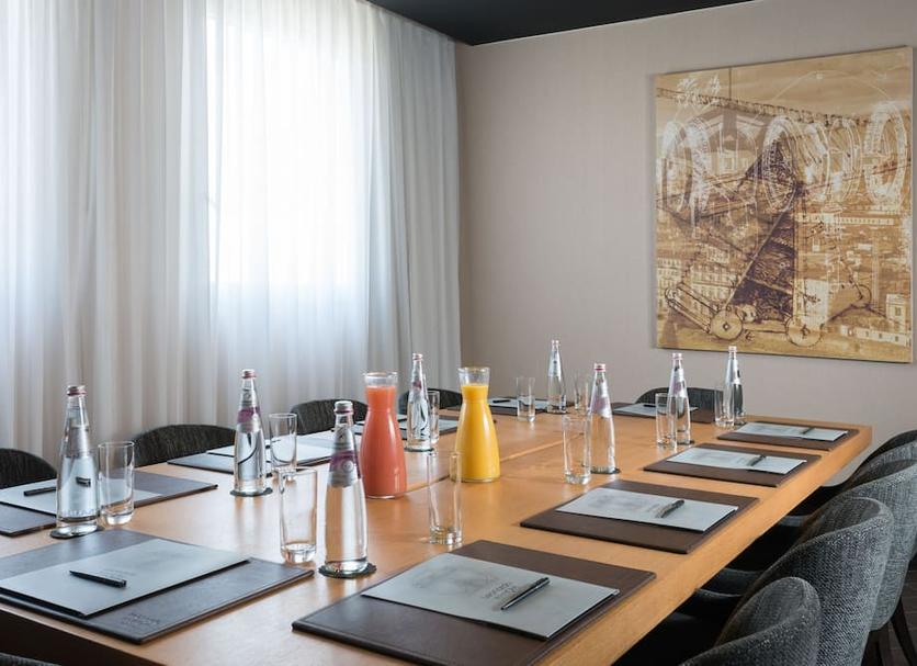 Conference room Photo