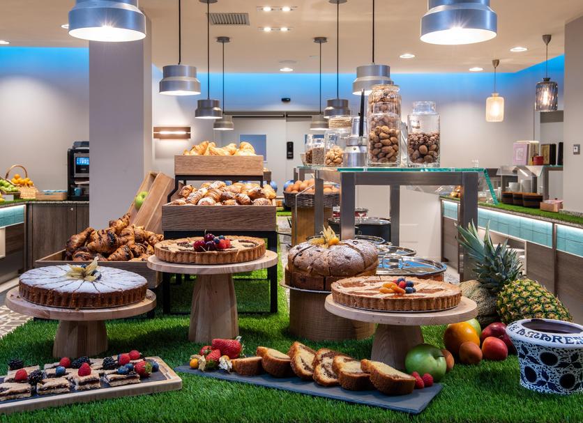 Buffet Photo