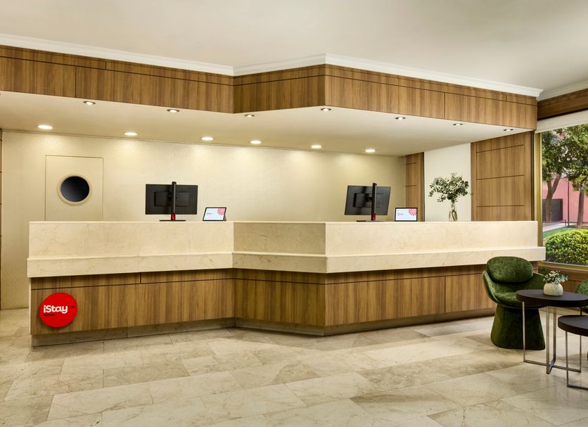 Front desk Photo