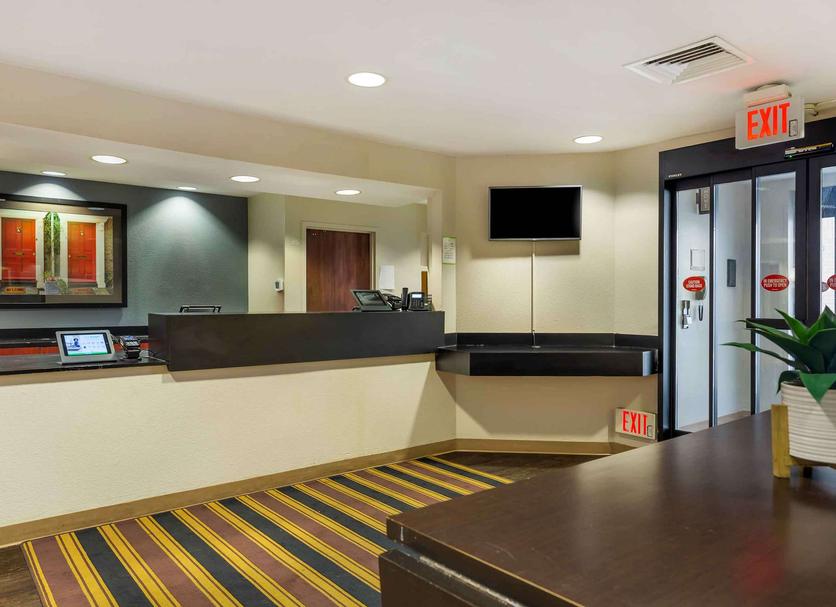 Front desk Photo