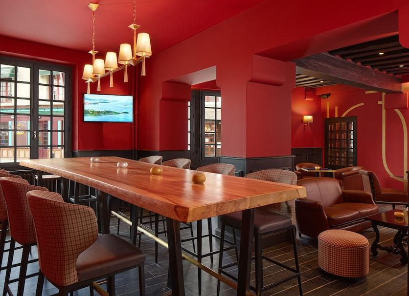 Restaurant Photo
