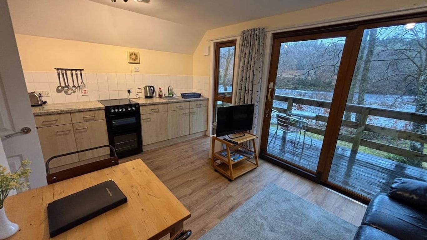 Burnbank Lodges