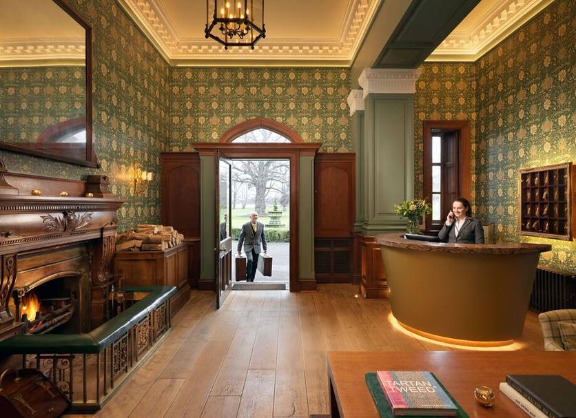 Front desk Photo