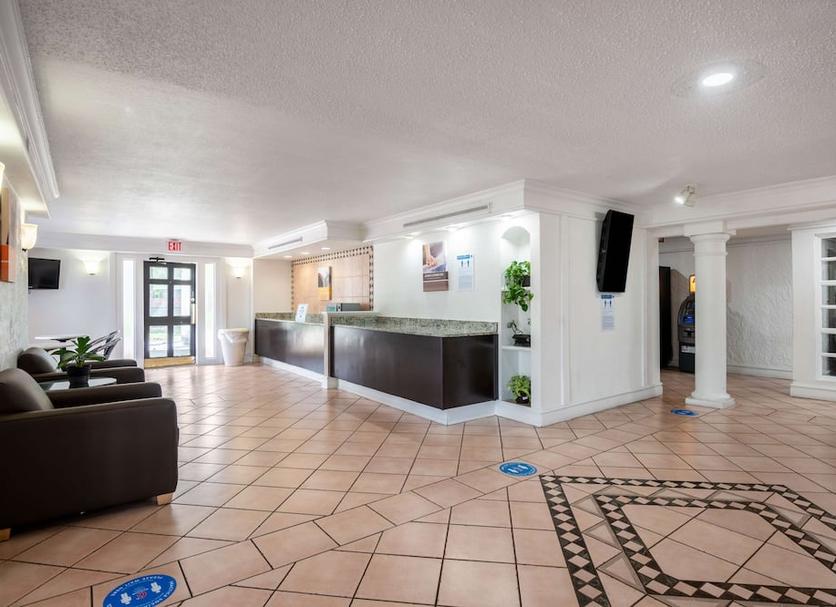 Front desk Photo