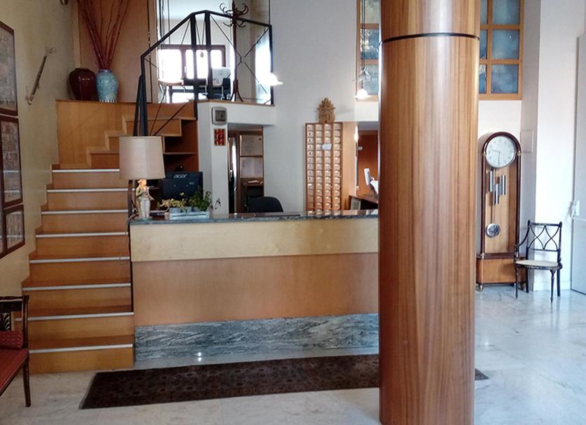 Front desk Photo