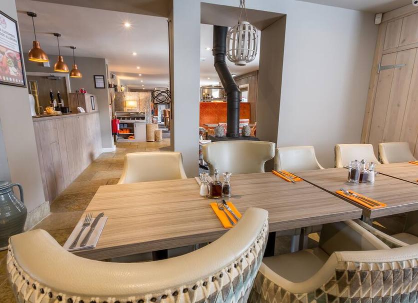 Restaurant Photo