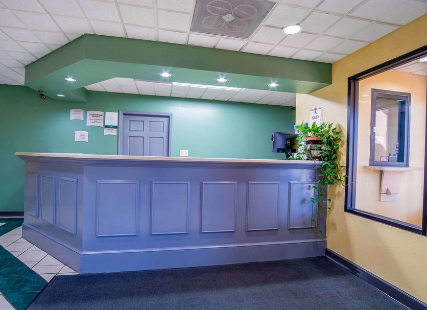 Front desk Photo