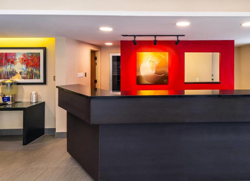 Front desk Photo