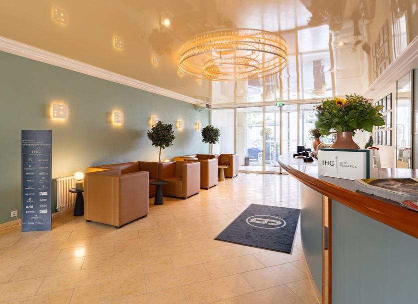 Front desk Photo