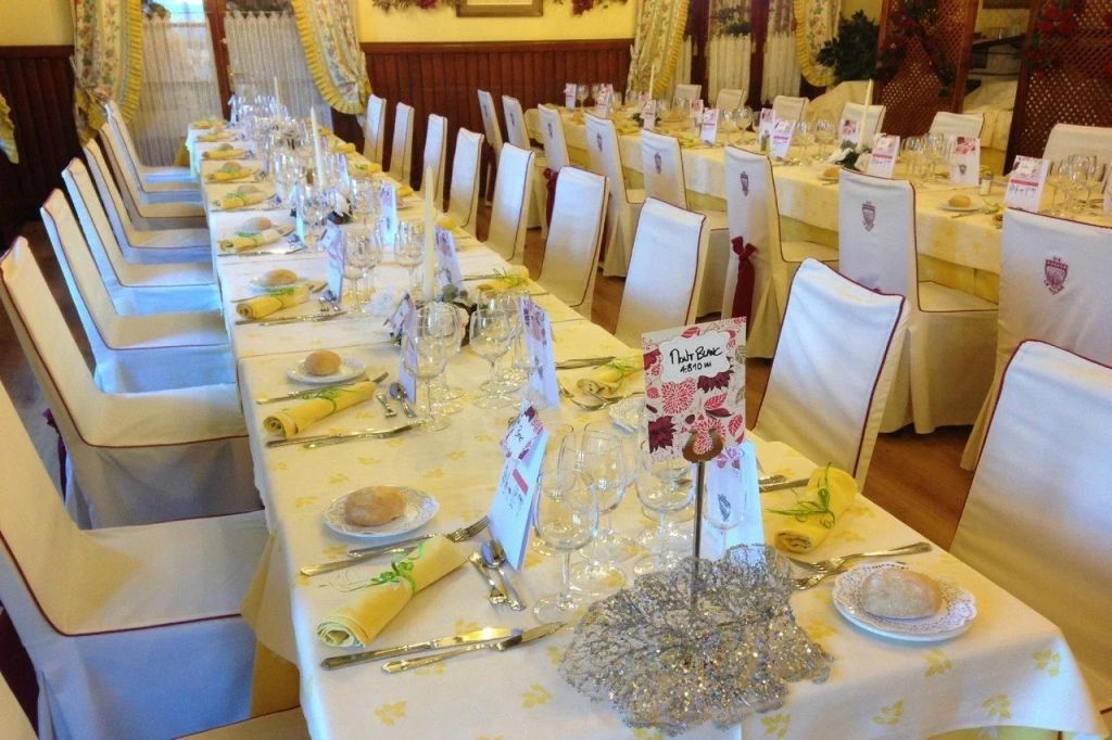 Banquet hall