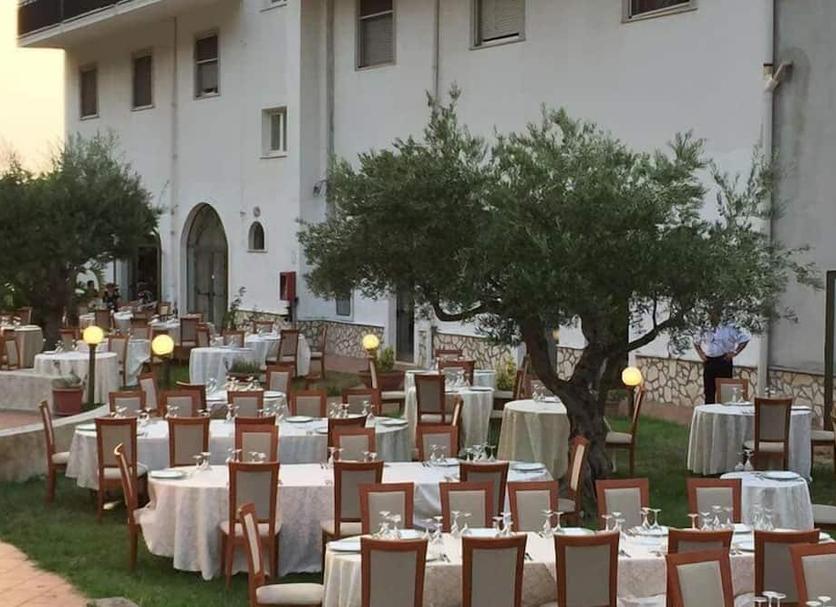 Banquet hall Photo