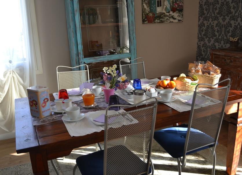 Dining room Photo