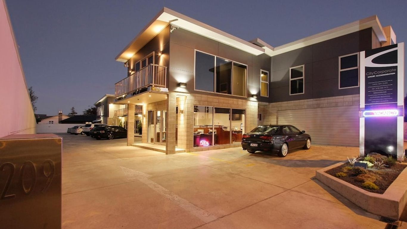 City Corporate Motor Inn £90. Palmerston North Hotel Deals & Reviews