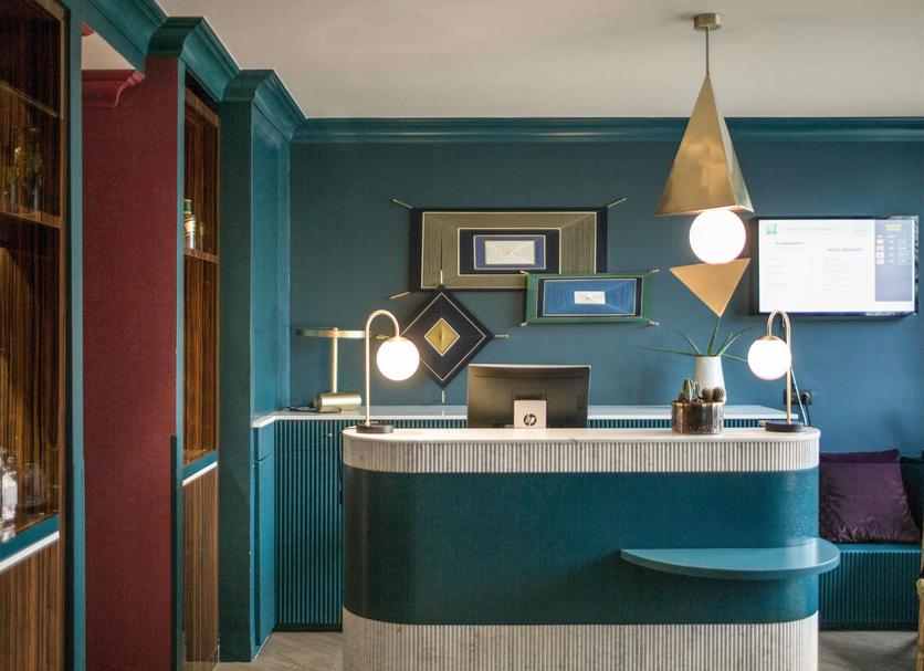 Front desk Photo