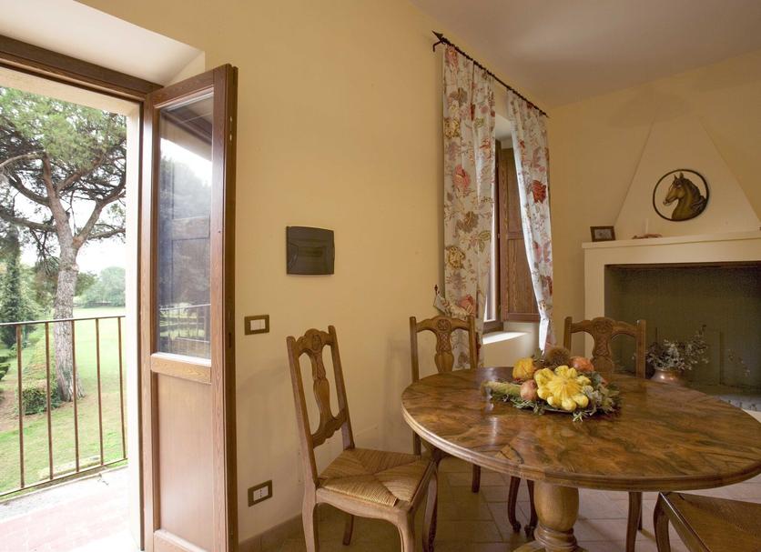 Dining room Photo